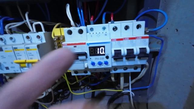Замена автоматических выключателей, установка и настройка Реле напряжения РН-32t смотреть онлайн