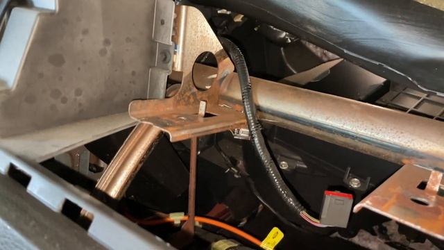 How To Replace HVAC Blend Door Actuator On A 2005-2009 Ford Mustang - Stuck On Defrost Fix! смотреть онлайн