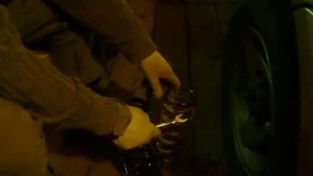 Замена пружинны ч3.AVI смотреть онлайн