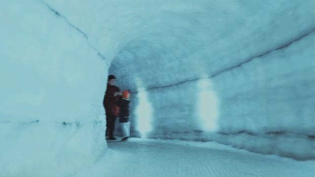 Perlan Ice Cave Walk-Through смотреть онлайн