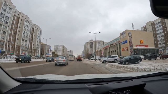 Проспект Бауыржана Момышулы в Астане. Астана зимой. Казахстан, 2024 год. смотреть онлайн