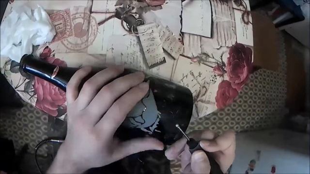 Гравировка на стеклянной бутылке, ручным гравером. смотреть онлайн