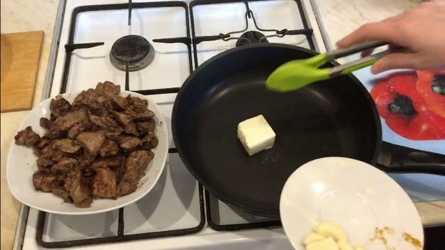 Сочная, мягкая Куриная печень с грецким орехом смотреть онлайн