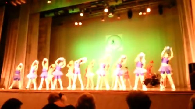 Ансамбль "Улыбка", г. Гурьевск. Танец "Веселые горошины" - 20150425 смотреть онлайн