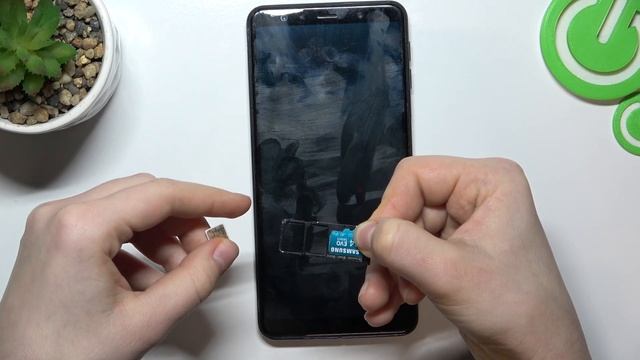 Samsung Galaxy A7 | Как вставить сим карту и карту памяти в Samsung Galaxy A7