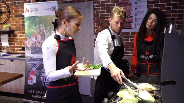 Парадокс в гостях у гриль–академии Weber @????????.?? Приготовили  каре ягненка с соусом «Чимичури»