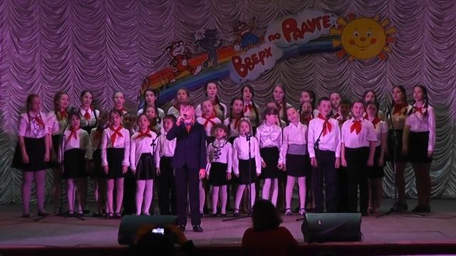 "Крылатые качели" Гала-концерт 'Вверх по радуге'. Луганск.mp4 смотреть онлайн