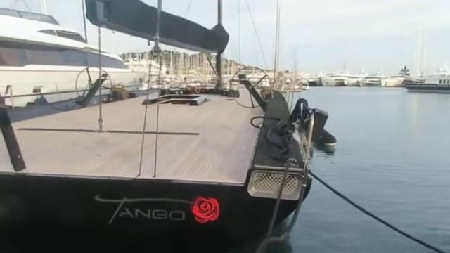 TANGO 100 Pieds un WALLY fantastique смотреть онлайн