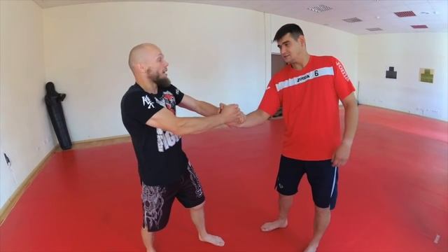 Болевой на палец / освобождения от захвата смотреть онлайн