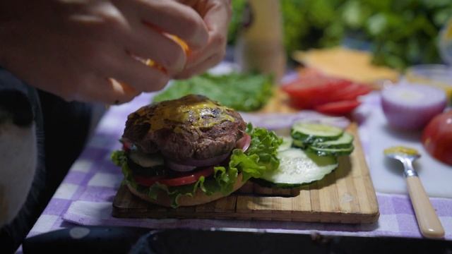 CAMPING in RAIN with funny DOG. Burgers, tea with ginger and homemade jam with pancakes. ASMR смотреть онлайн