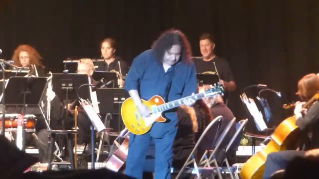 Randy Jackson of Zebra Performing Rock And Roll. смотреть онлайн