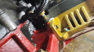 ОТКУДА СЗАДИ ТЕЧЁТ МАСЛО У КАММИНС