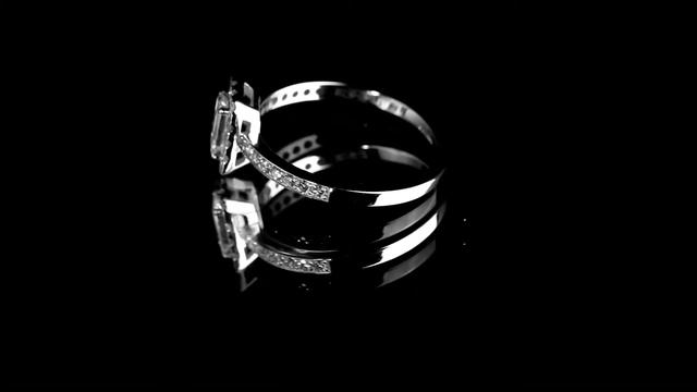 Кольцо из белого золота с бриллиантами 0,71 карат (сертификат GIA) смотреть онлайн