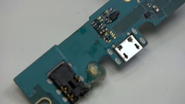 Movil MOJADO Batería no Extraible смотреть онлайн