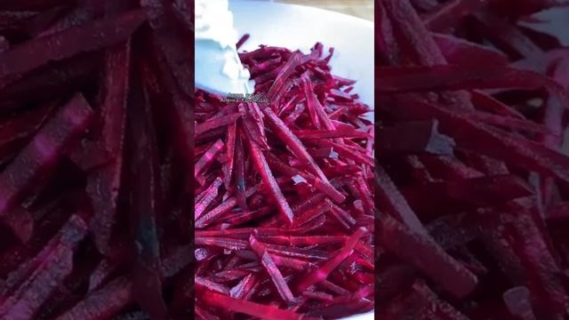 Свёкла по-корейски
Очень лёгкий в приготовлении и безумно вкусный салат