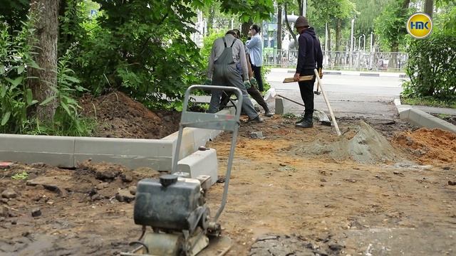 До конца августа в округе планируется благоустроить 8 дворовых территорий. смотреть онлайн