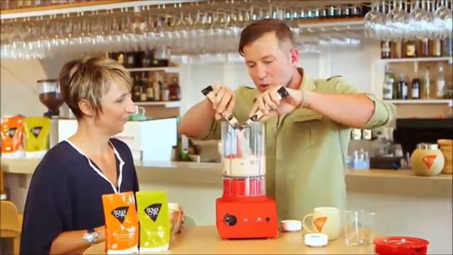 Jason Roberts creates a Supa-fruita Bondi Chai Smoothie смотреть онлайн
