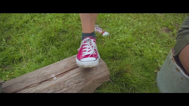 «ПО НЕВЕДОМЫМ ДОРОЖКАМ» (Студия «Киновзлёт») смотреть онлайн