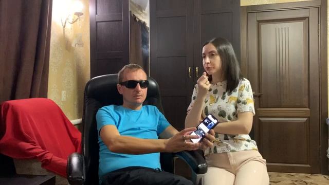 КАК СЛЕПОЙ пользуется Айфоном и ИНТЕРНЕТОМ ? Рассказывает и показывает Виктор Тартанов ? смотреть онлайн