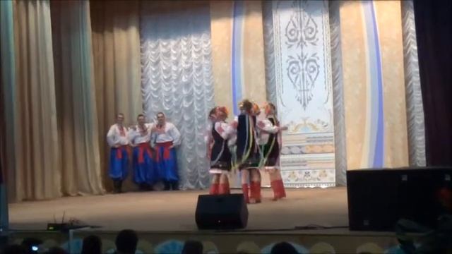 Народный ансамбль танца "Узорица" - Красны дзеуки, гарны хлопцы.. смотреть онлайн