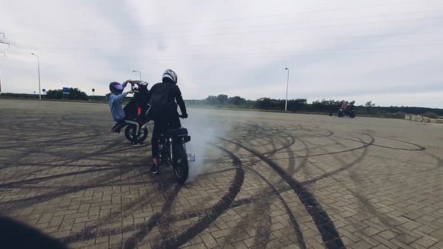 NMS: SUMMER STUNT SESH смотреть онлайн
