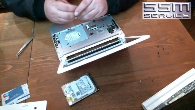 Как собрать нетбук Acer Aspire One D257 смотреть онлайн