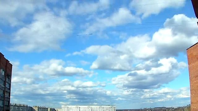 Облака уходят в даль. Таймлапс (Eken H9)