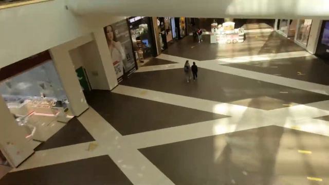 ТРЦ Галерея. Съемка квадрокоптером внутри недвижимости. Fpv аэросъемка. +7(931)357-87-67 смотреть онлайн