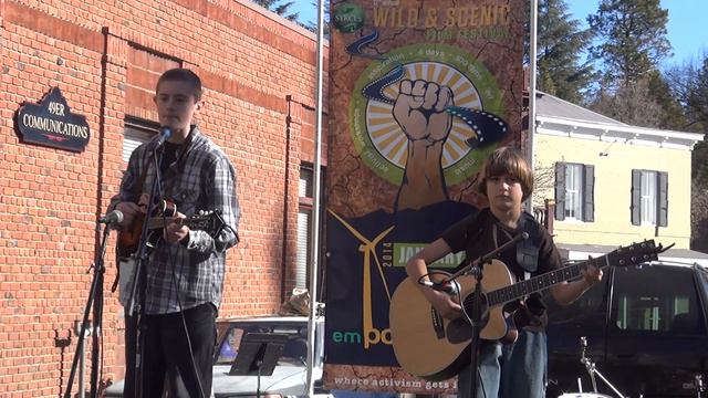 Kyle Ledson and Django Ruckrich perform Don't Come to Me смотреть онлайн