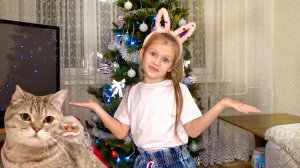 Наряжаем Ёлку к Новому Году!  Милана готова к празднику