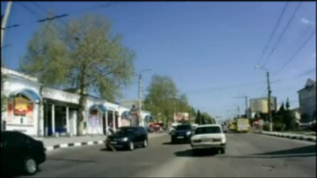 ЗАБЫВЧИВЫЙ ЧЕЛОВЕК ЗАБЫВАЕТ, ЧТО МАШИНЫ ЕДУТ ПО ДОРОГЕ.... смотреть онлайн