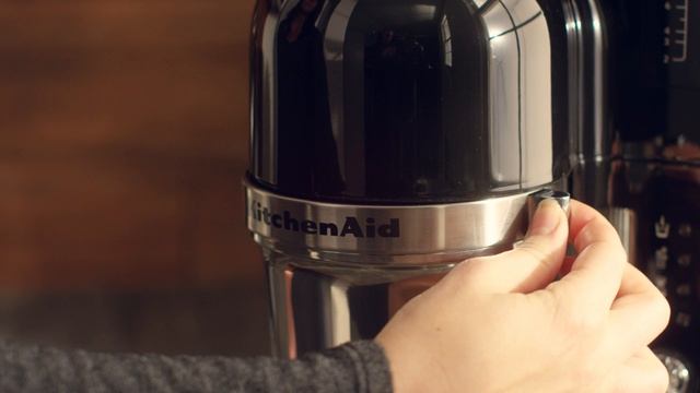 Presenting the Pour Over Coffee Brewer | KitchenAid смотреть онлайн