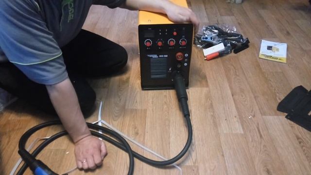 ПОЛУАВТОМАТИЧЕСКАЯ СВАРКА ПОЛАВТОМАТ КАКОЙ ВЫБРАТЬ ИНВЕРТОРНЫЙ ПОЛУАВТОМАТ KAISER MIG/MAG-250 смотреть онлайн