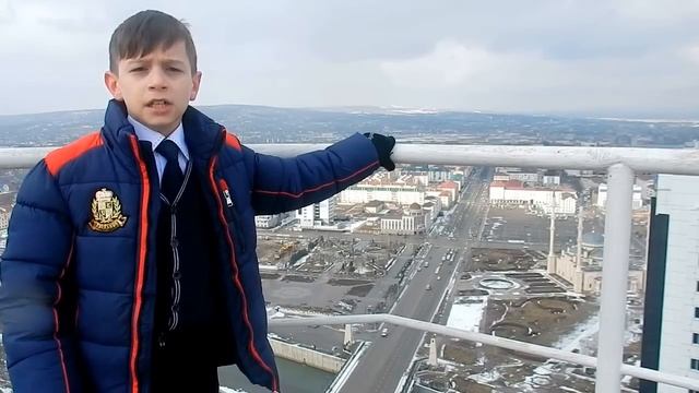 Страна читающая — Дени Дудаев читает отрывок из произведения «Во весь голос» В. В. Маяковского смотреть онлайн