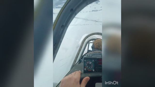 Спортивный полёт на самолёте. Высший пилотаж на Як-52. г.Ялуторовск . смотреть онлайн