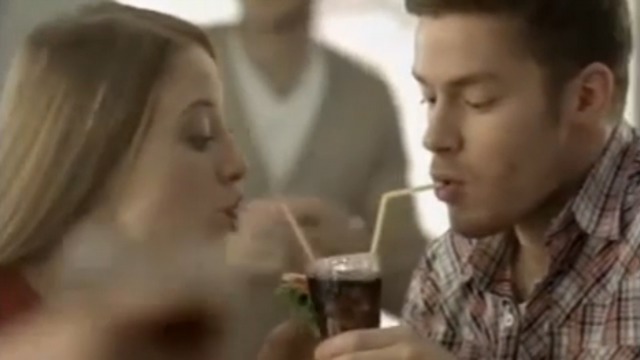 Песня Coca-Cola зазвучала по-русски смотреть онлайн