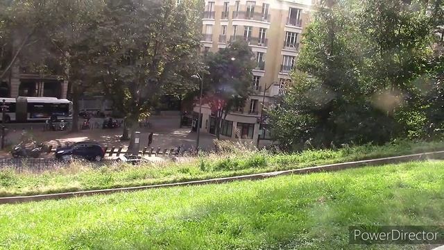 Le parc des Buttes Chaumont (Paris) смотреть онлайн