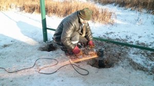 Откатные ворота зимой, на винтовых сваях