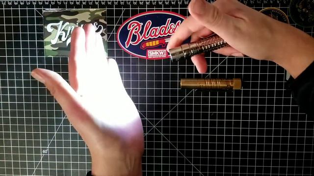 Which EDC Flashlight; SIDE button VS. REAR button (only)? смотреть онлайн