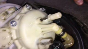 Touareg 3.2 Замена топливного фильтра (Вынимаю из бака)