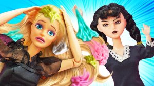 У Барби жвачка в волосах! Кукла поссорилась с Уэнсдей