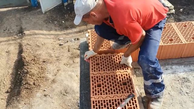 #Строим дом. Раскладываем 1-й ряд керамических блоков Керакам. смотреть онлайн
