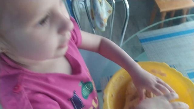 Готовимся к Пасхе 2020. Красим яйца, печем куличи. VLOG. Влог. смотреть онлайн