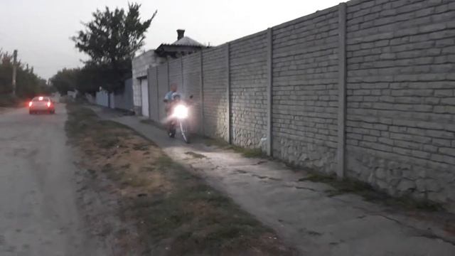 Прокатился на кроссовом мотоцикле.Смешной Клим