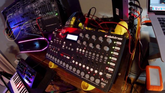 Me having fun with Model D, Deepmind 12,Analog 4,Arp 2600 TTSH смотреть онлайн