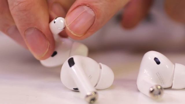 AirPods 2 за 6000 VS Apple AirPods 2 за 21000 - вскрытие смотреть онлайн