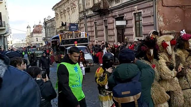 Вашківецькі ведмеді на Маланка Фест у Чернівцях смотреть онлайн