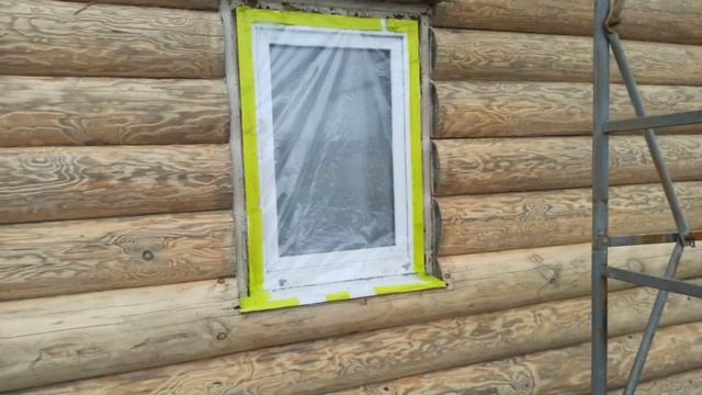 Восстанавливаем цвет и структуру потемневшего дерева.