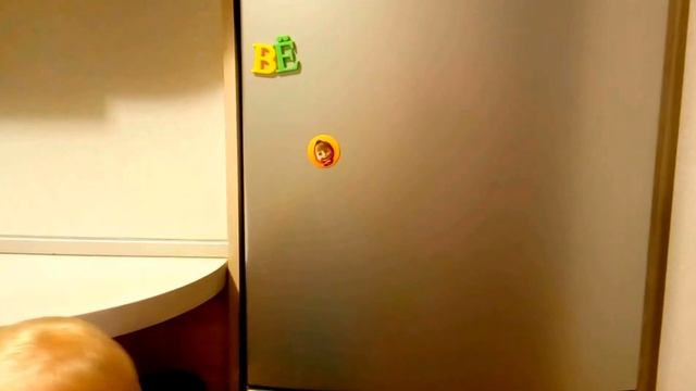 Учим буквы.Буквы магниты на холодильник! Learning letters. The letters on the refrigerator magnets. смотреть онлайн