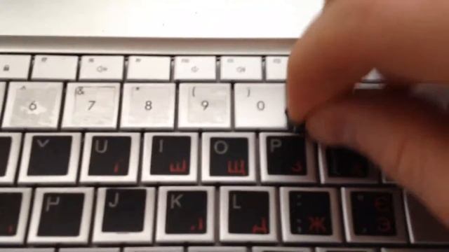 Как Снять Клей С Клавиатуры или Пластика??? Смотри Ответ Видео!!! смотреть онлайн